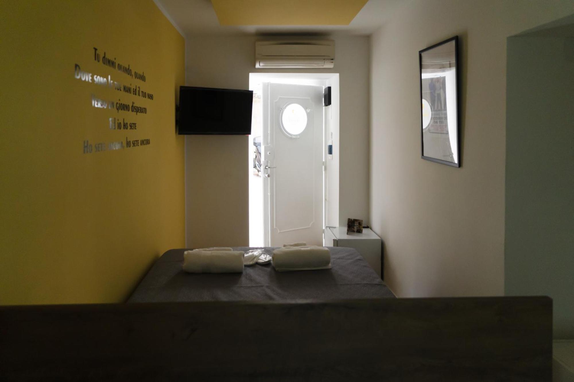 Yes I Know My Room - Mini Room Martiri Neapel Exterior foto